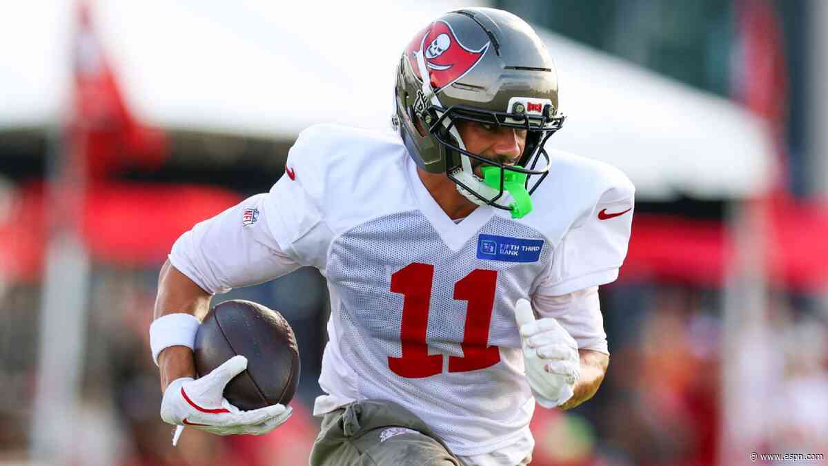 Knee injury knocks Bucs WR McMillan out of game vs. Vikings