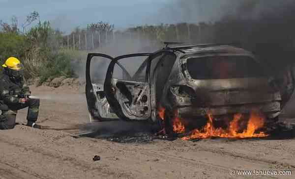 Se incendió un auto en un camino vecinal de Patagones