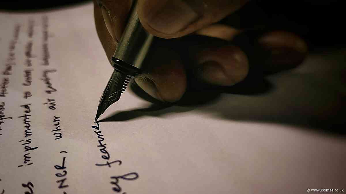 Stationery's Trust Problem: Why Pelikan and Hobonichi Fans Are Losing Faith