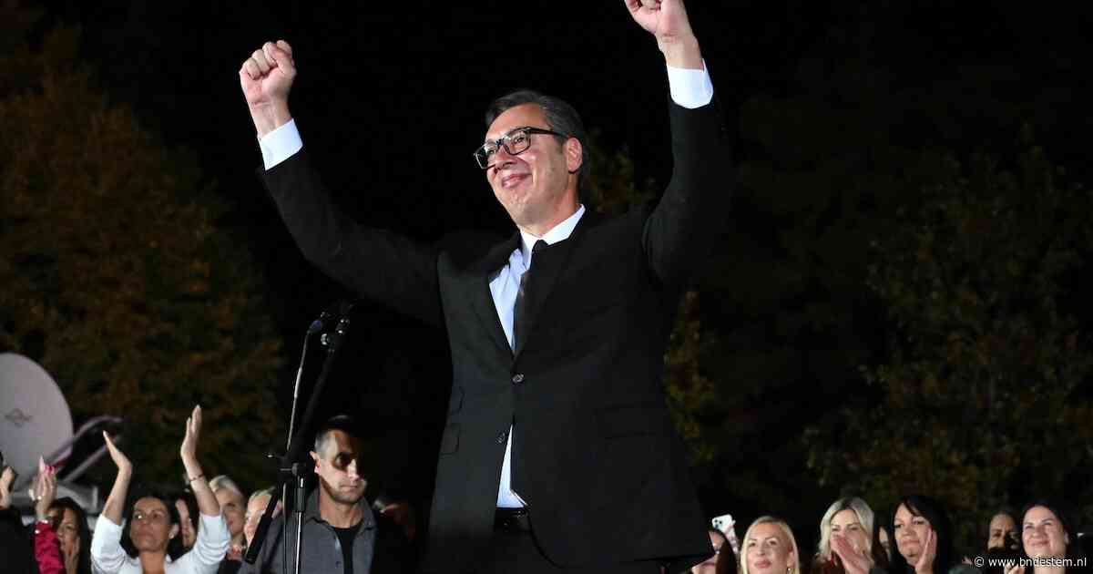 Servische president Vucic treedt af en maakt weg vrij voor vervroegde verkiezingen