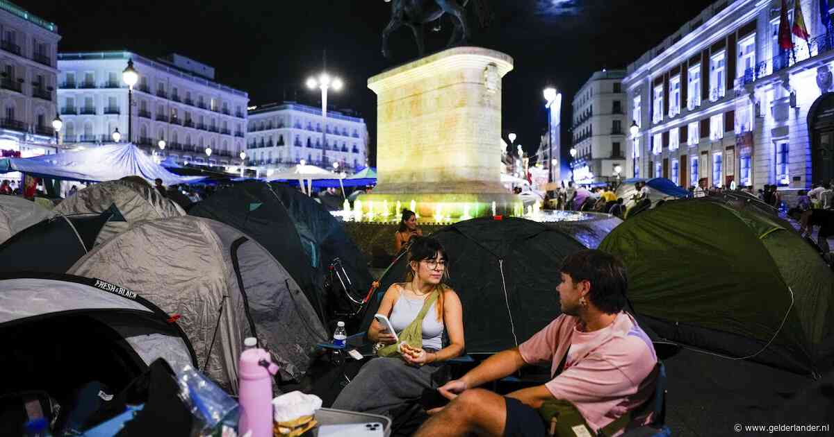 Betogers kamperen voor tweede nacht op rij in centrum Madrid uit protest tegen wooncrisis