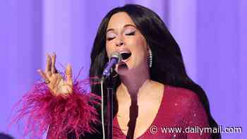 Kacey Musgraves brings fans to tears as she makes emotional tribute to country legend Dolly Parton at 2026 VMAs
