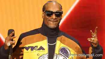 Snoop Dogg promises DRUGS to winners at 2026 MTV VMAs during wild opening monologue
