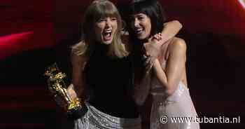 Taylor Swift meest bekroonde artiest ooit bij MTV VMA’s, draagt ​​prijs op aan Dolly Parton