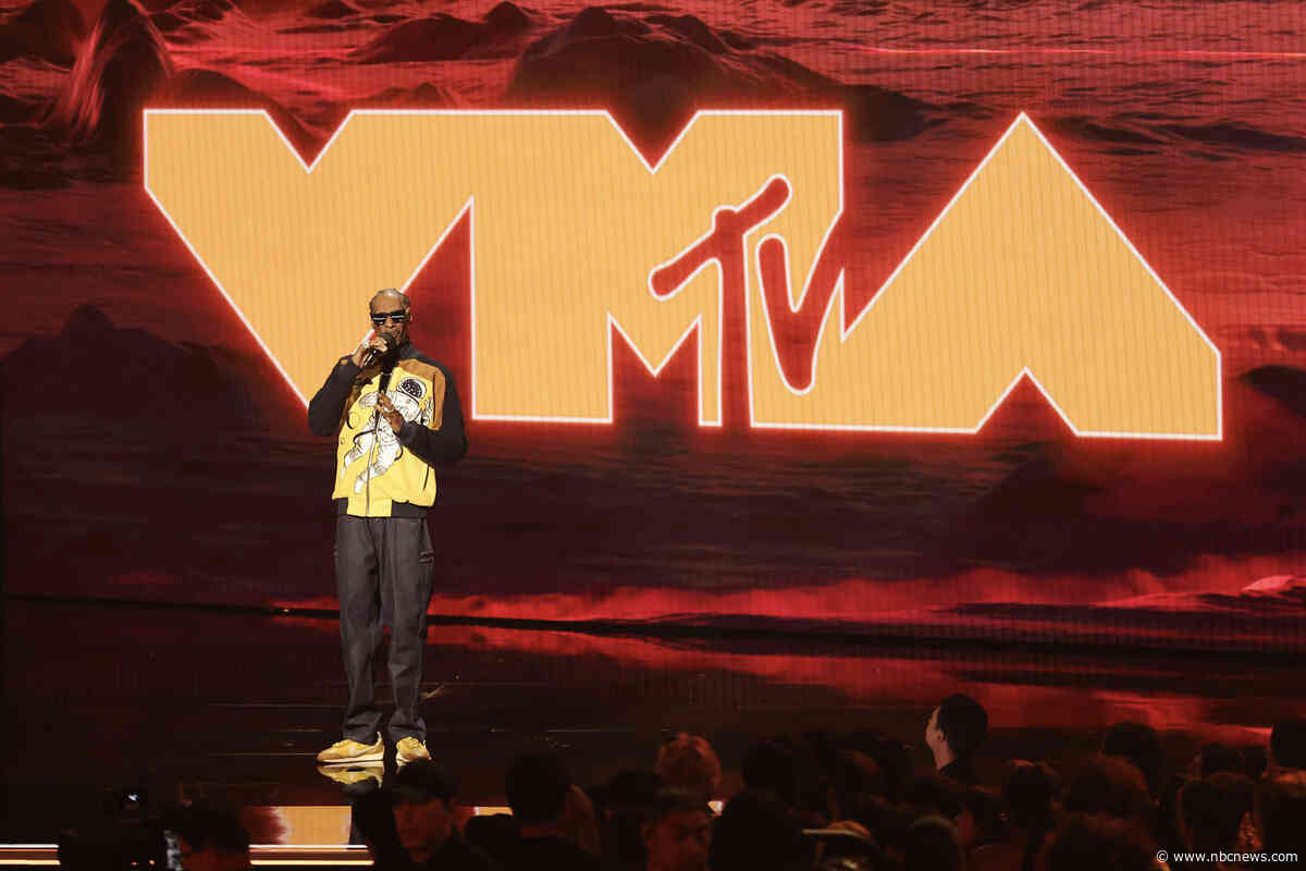 Madonna’s big night, Taylor Swift’s record and a Dolly Parton tribute at MTV VMAs