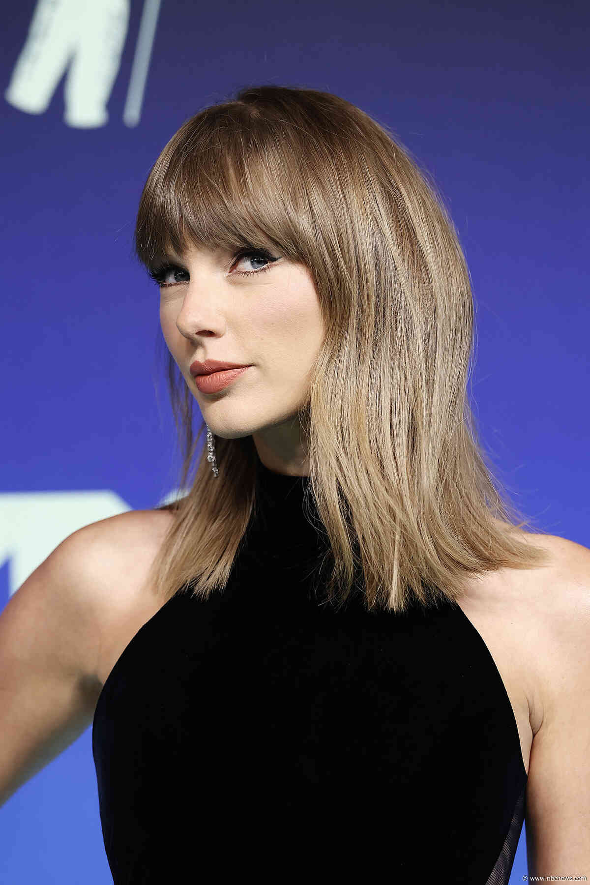 Taylor Swift surpasses Beyoncé to become most decorated solo artist in MTV VMAs history