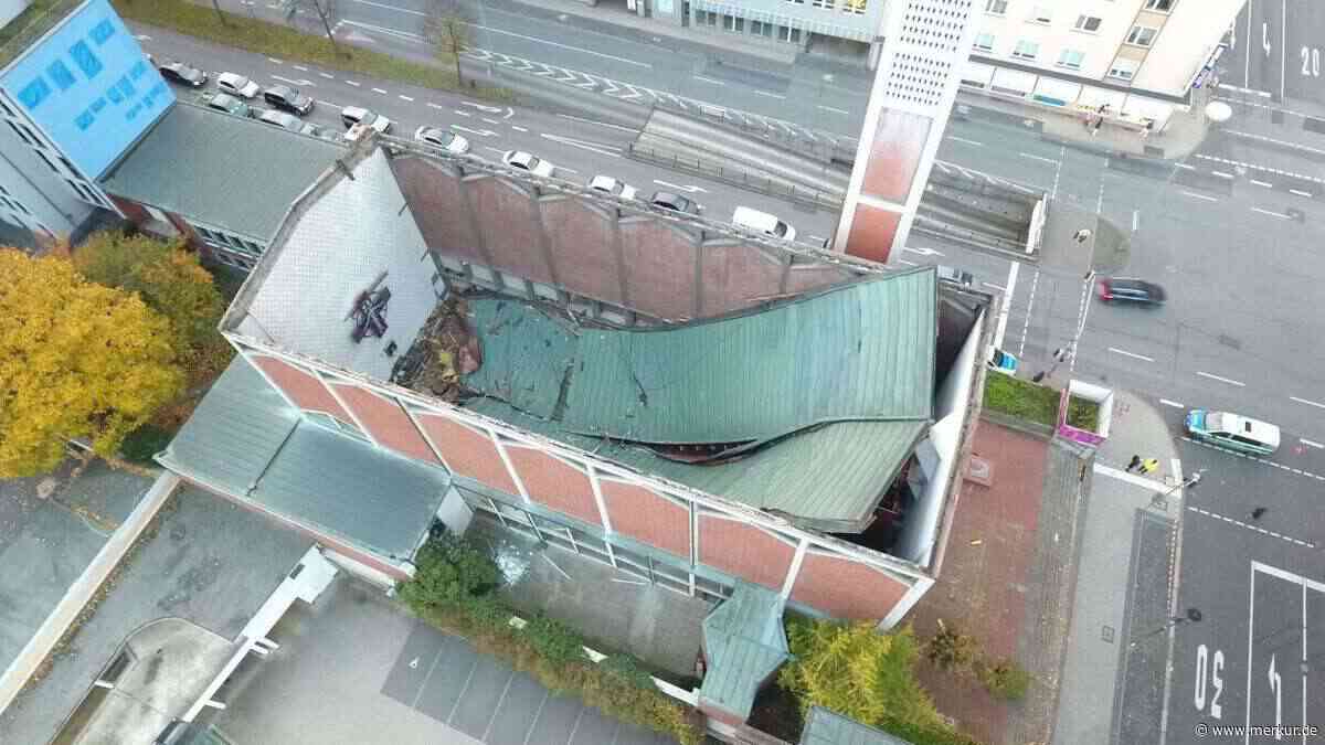 Eingestürztes Kirchendach: Balken waren unregelmäßig geleimt