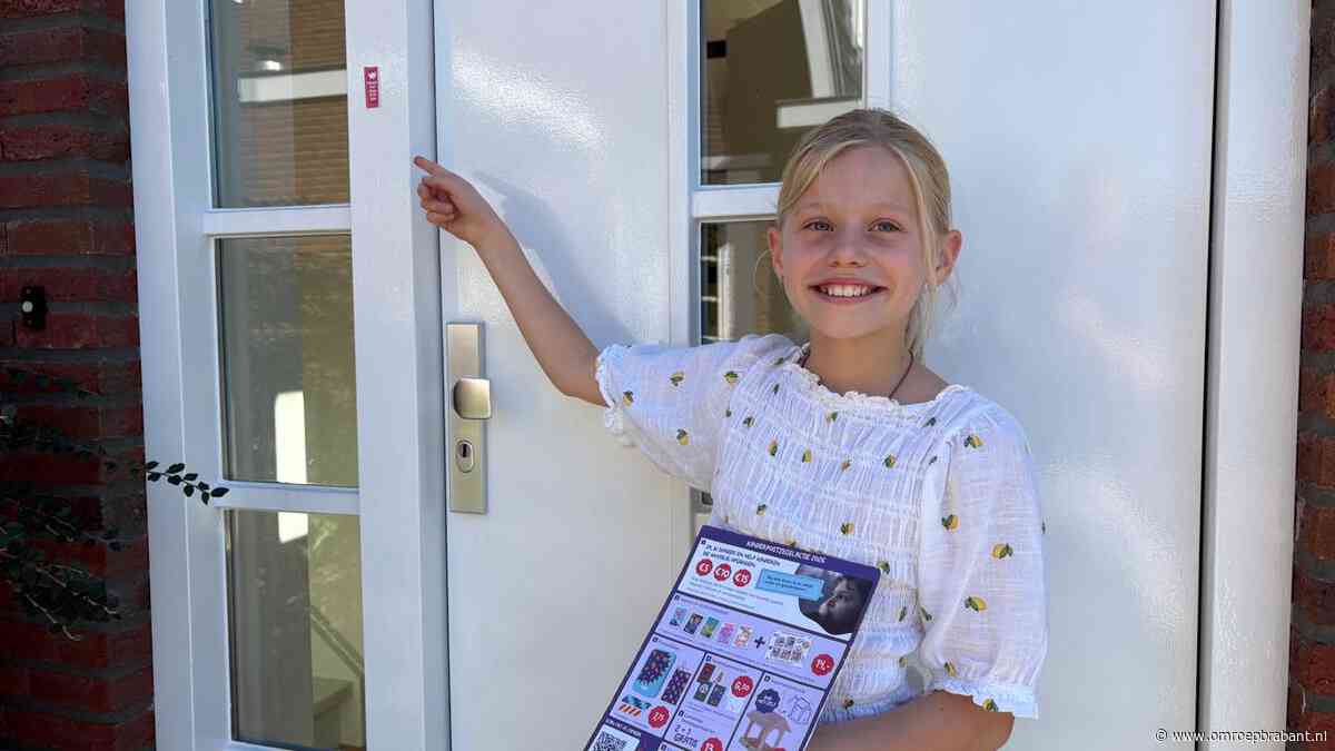 Pip (10) haalt ruim 1000 euro op met kinderpostzegels: 'Vrolijk overkomen'