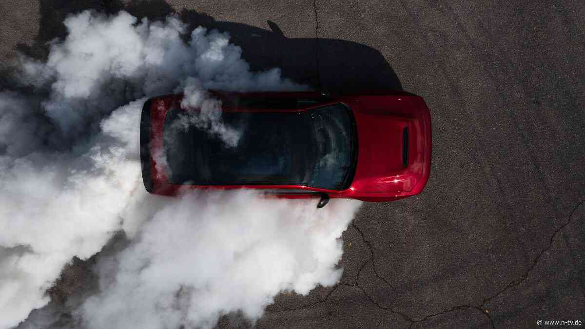 Der beste Botschafter der USA: Dodge Charger Six Pack - Provokation mit Benzin und Batterie