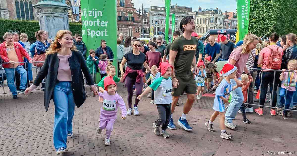 1e groep Halve van Haarlem lopers vertrekt 11:15 u vanaf Nieuwe Gracht en tegelijkertijd op de Grote Markt Kids & Kabouters