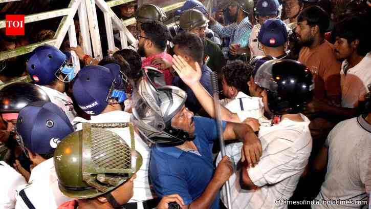 'Called Pakistani, Bangladeshi': 30 SRFTI students, 2 professors hurt in clash with outsiders