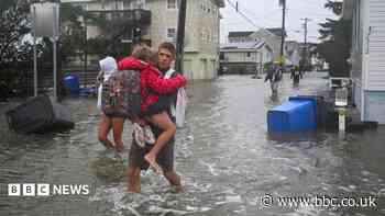 One dead as nor'easter storm pummels New York and New Jersey
