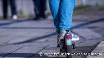 Schwarzes Auto erfasst E-Scooter in Braunschweig: Polizei sucht Fahrerin