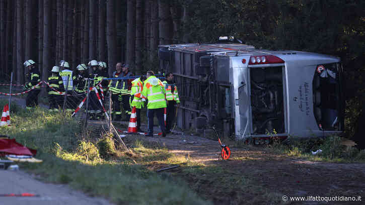 Bus partito da Milano per l’Oktoberfest si ribalta in autostrada in Germania: due morti e 26 feriti