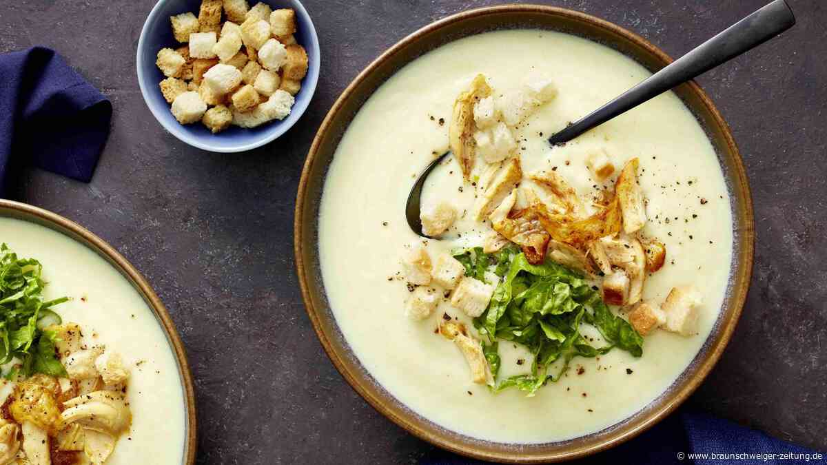Caesar-Soup mit Hähnchen und Parmesan