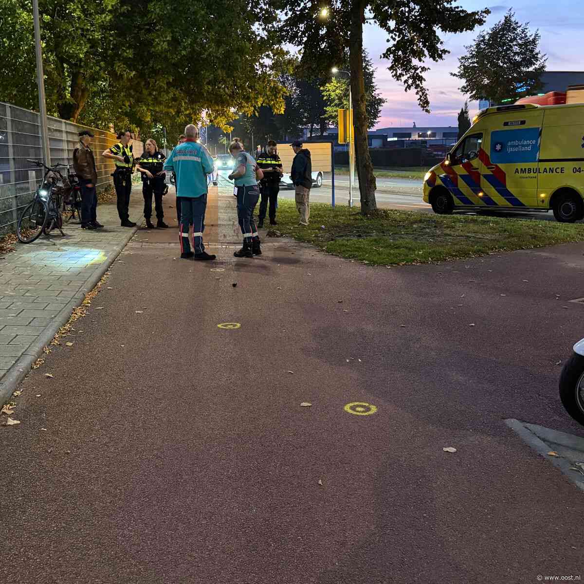 112 Nieuws: Fietsers komen met elkaar in botsing in Deventer
