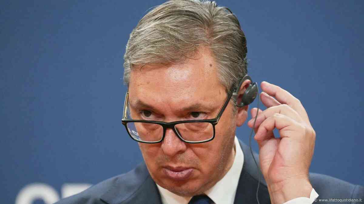 Serbia, Vucic si dimette da presidente per candidarsi a premier: “Voglio competere come un uomo comune”