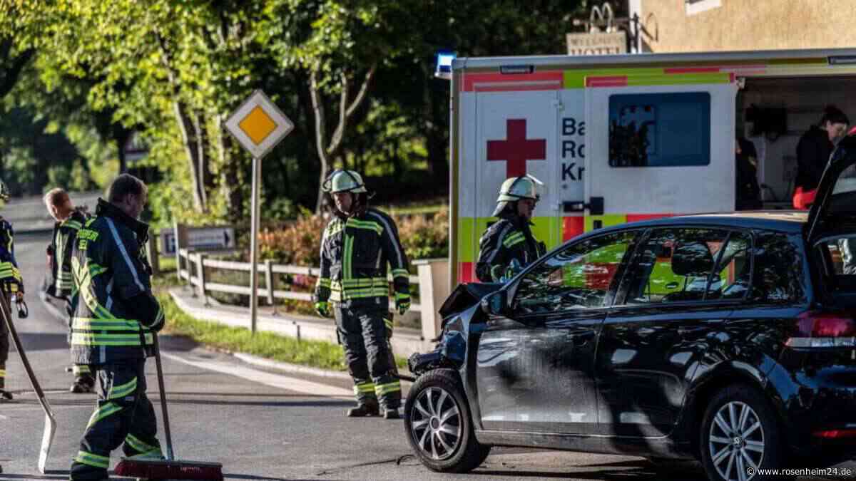 Unfall in Seeon am Morgen: Auto prallt in Anhänger – Sonne spielt entscheidende Rolle