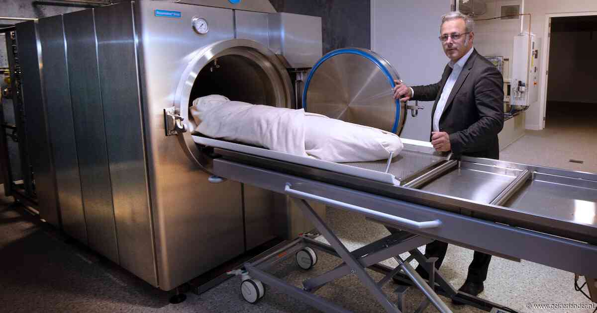 Mensen uit heel Nederland komen langs om Eriks machine te bekijken, maar hij mag hem niet aanzetten
