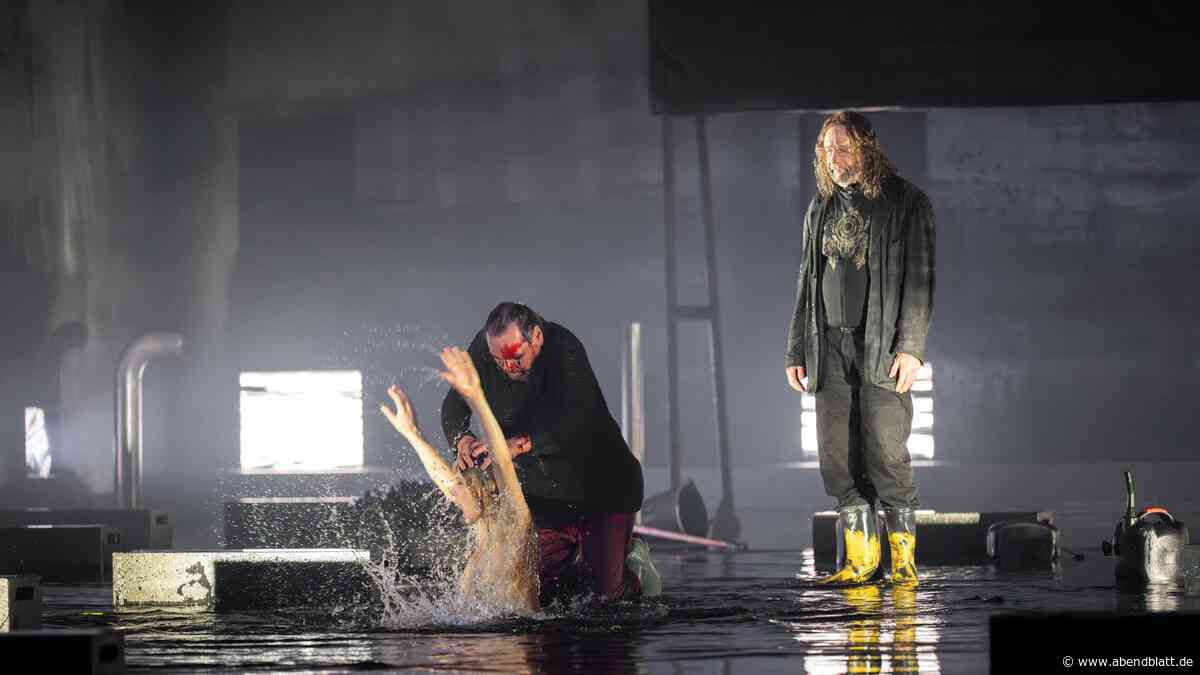 Totale Überwältigung am Schauspielhaus: Rohe Energie und Gratis-Eis fürs Publikum
