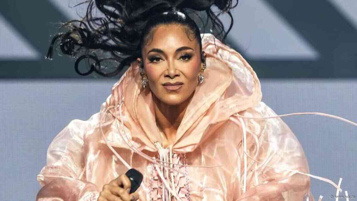 Nicole Scherzinger erleidet Verbrennungen – und steht wenig später auf der Bühne