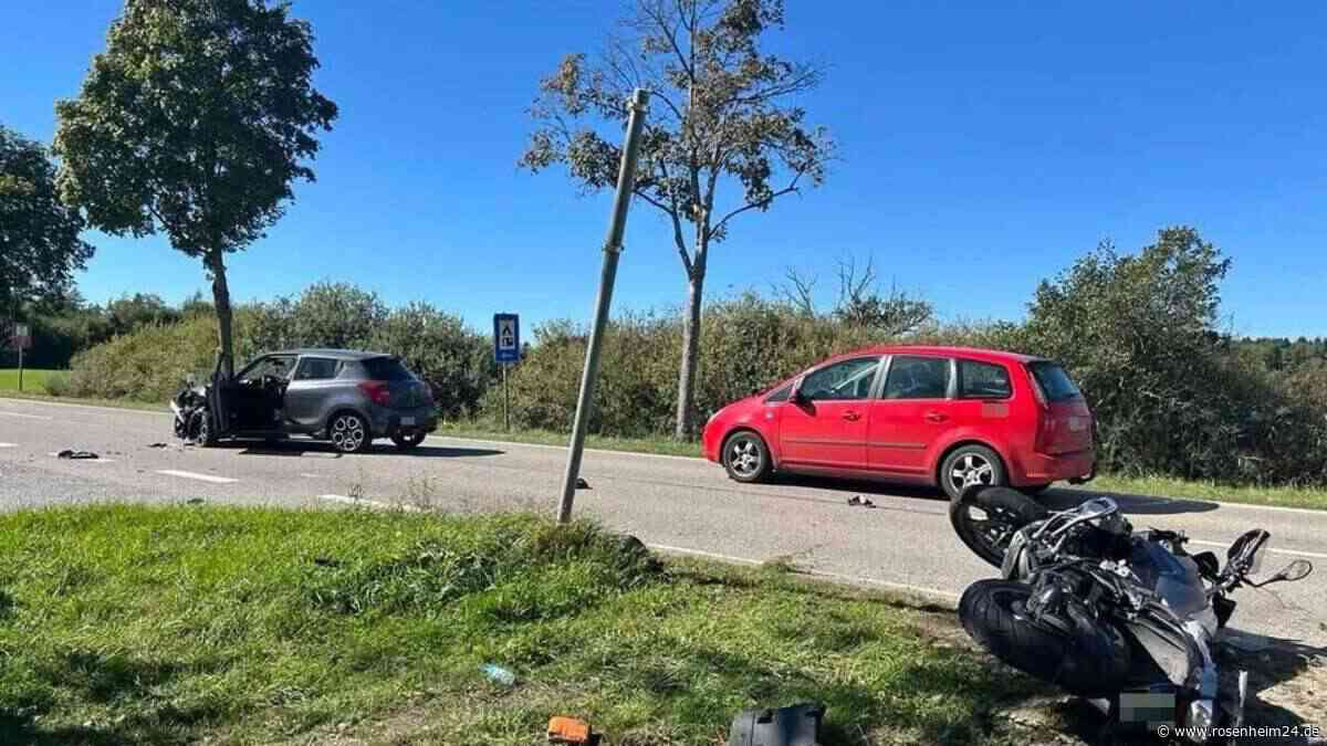 Erneut schwerer Unfall bei Seebruck – Motorradfahrer (61) aus Kreis Rosenheim verletzt
