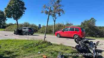 Erneut schwerer Unfall bei Seebruck – Motorradfahrer (61) aus Kreis Rosenheim verletzt