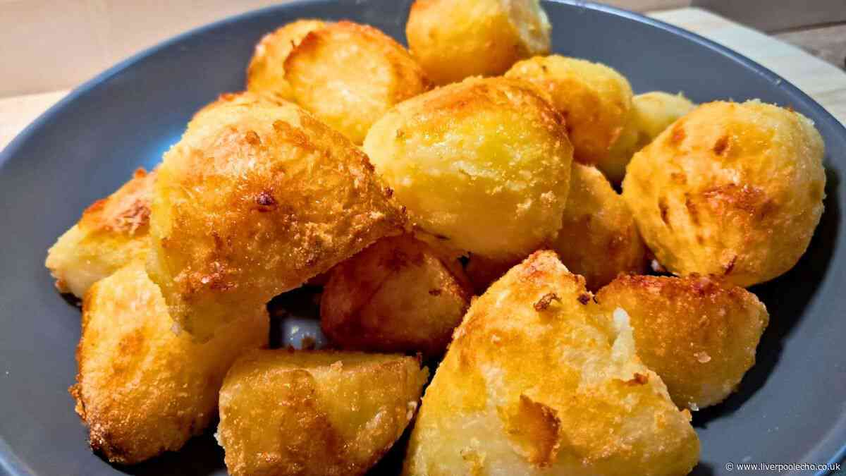 Roast potatoes will be crispy and tender if you add 1 simple ingredient before cooking