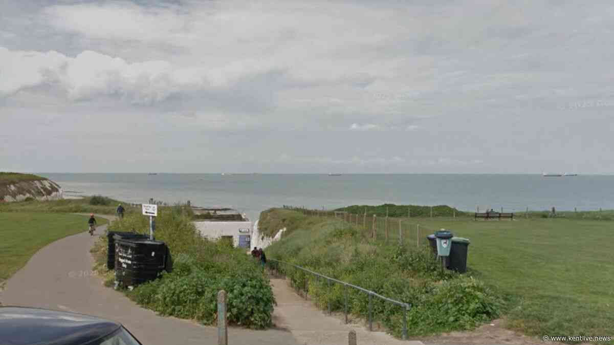 Man, 70s, dies after getting into difficulty in water at Botany Bay beach