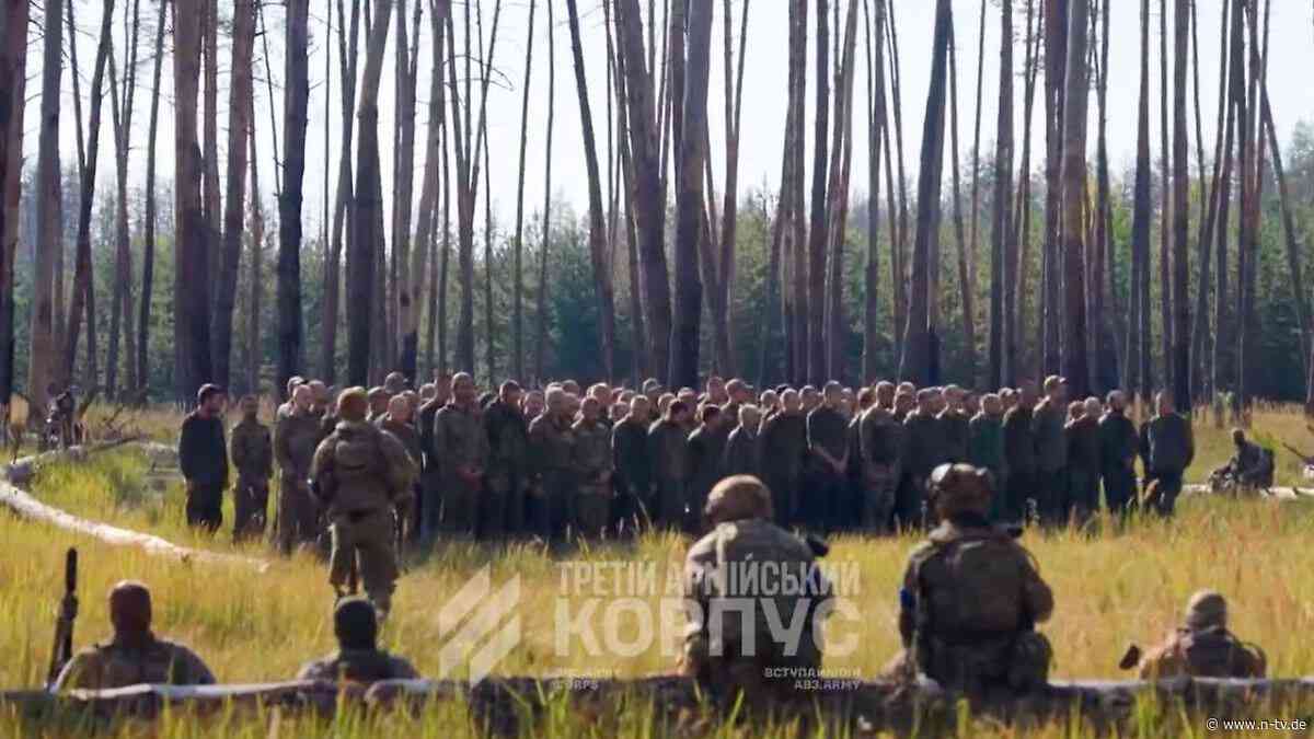 Dank Finte und Kamikaze-Panzern: Ukraine berichtet von Massengefangennahmen