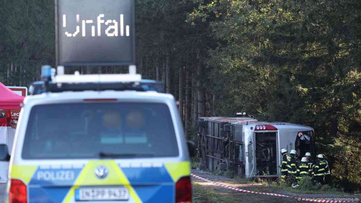 Zweites Opfer identifiziert: So geht es nach dem tödlichen Busunglück auf der A96 weiter