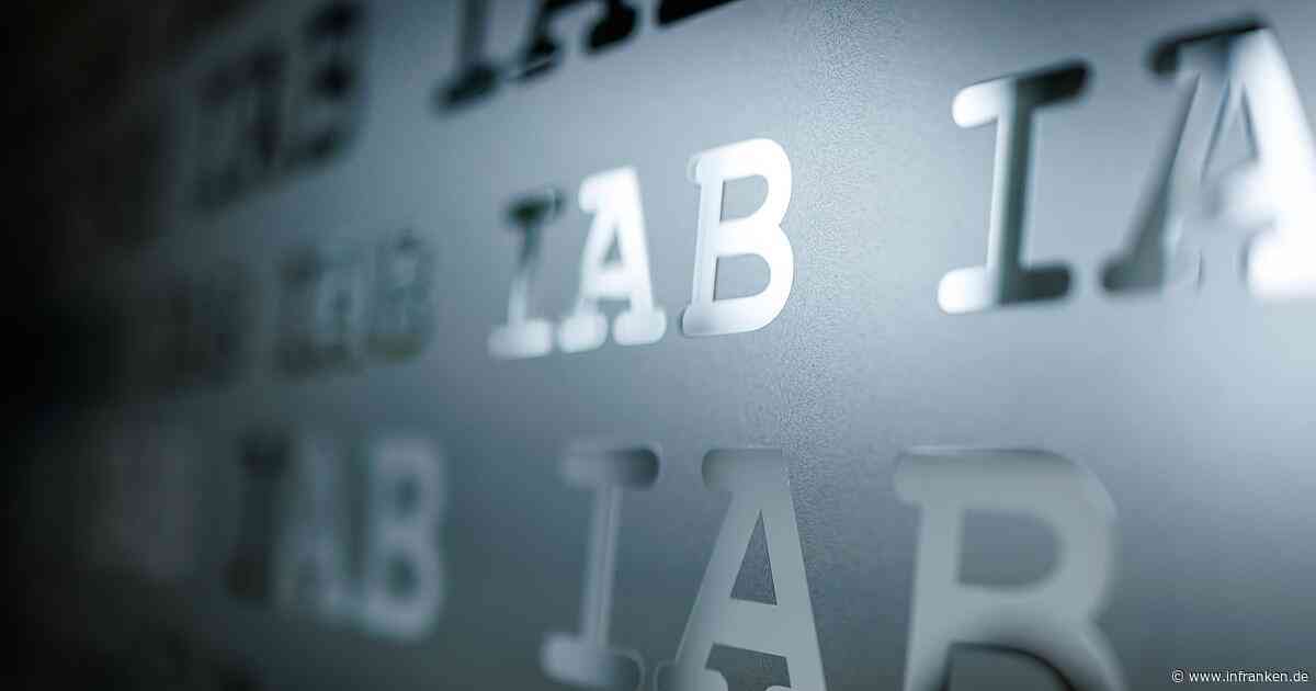 IAB-Arbeitsmarktbarometer: Beschäftigung schrumpft