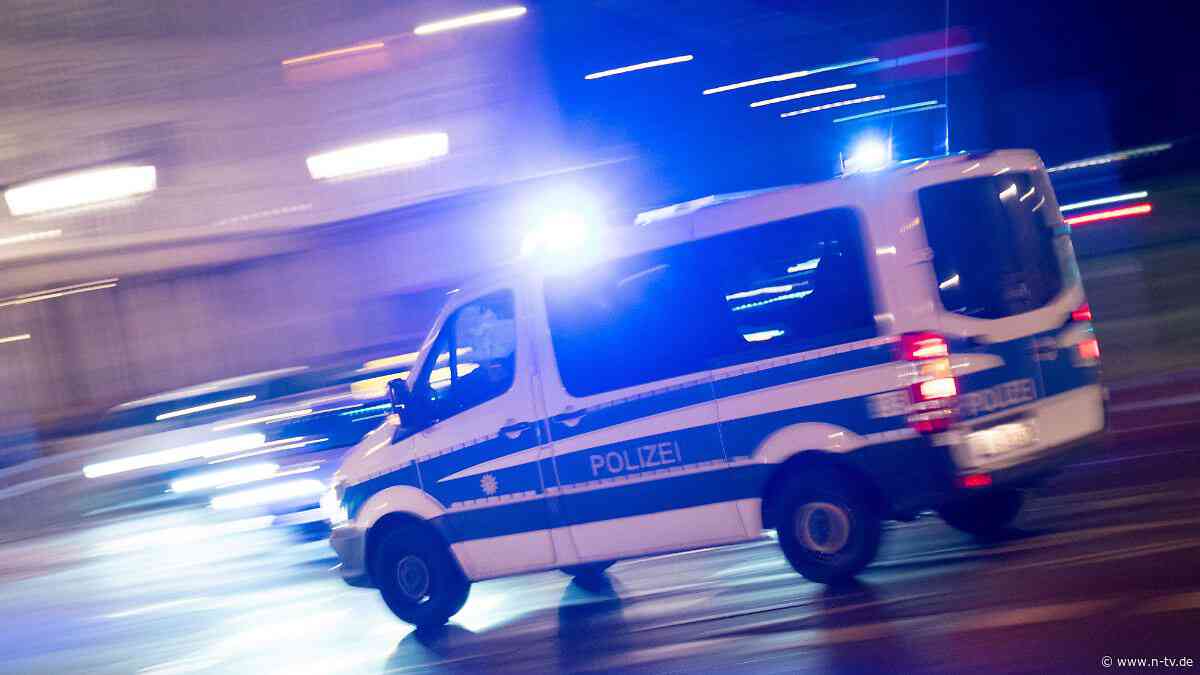 "Besorgniserregende Entwicklung": Unbekannte schießen vor Berliner Polizeiwache auf 22-Jährigen