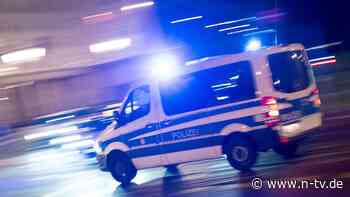 "Besorgniserregende Entwicklung": Unbekannte schießen vor Berliner Polizeiwache auf 22-Jährigen