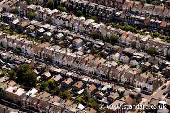 ‘Large burst water main’ cuts supplies across south London and Surrey