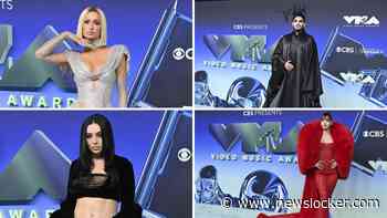 Dit waren de looks van de MTV Video Music Awards: gothic vogelverschrikkers en bloedrode slepen op de blauw-groene VMA-loper