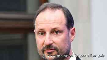 König am Kühlregal: Haakon VIII. überrascht Kunden bei Supermarkt-Einkauf in Rødberg