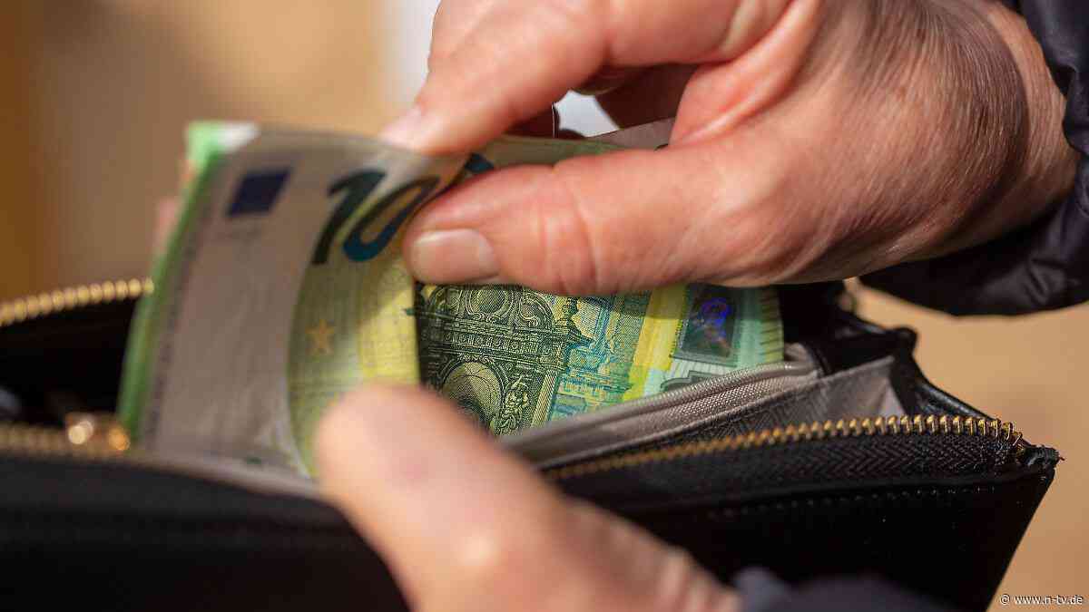 Barbetragskonto und Gebühren : Bargeld im Pflegeheim: Darf das Verwahren etwas kosten?