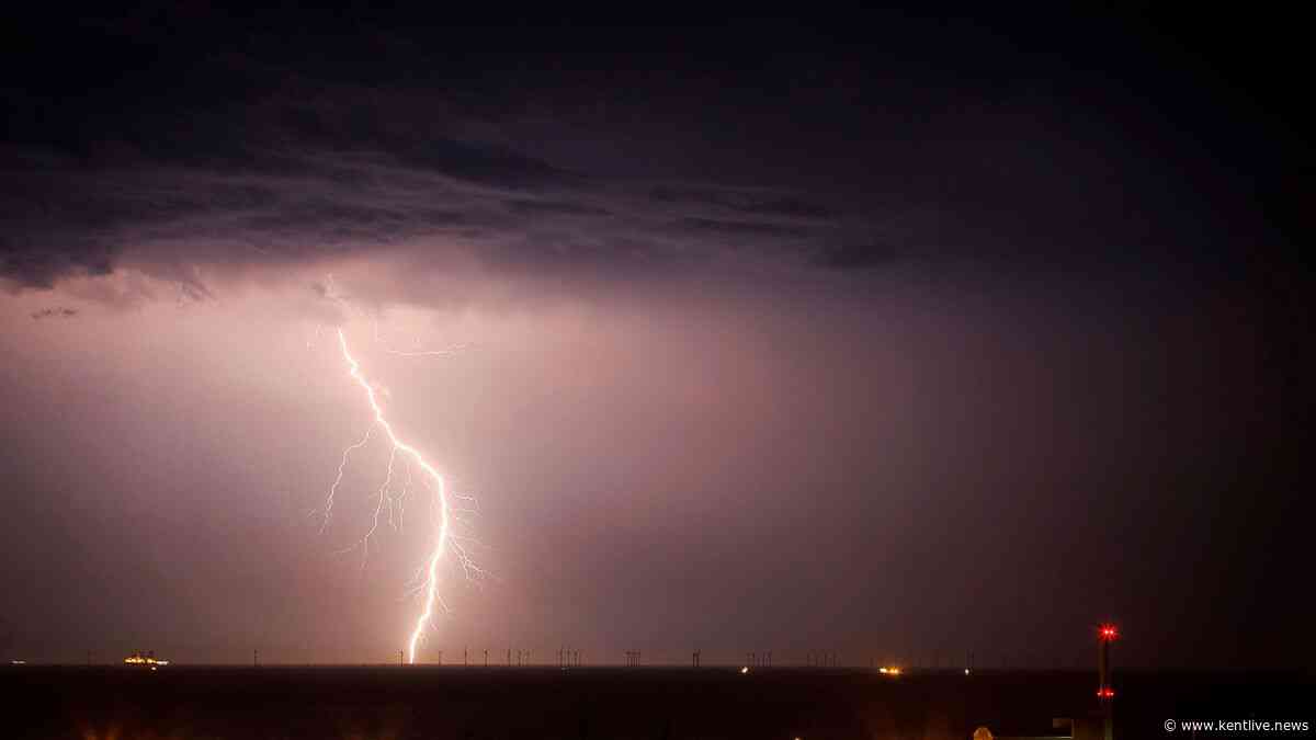 Kent to see 'unusually warm' temperatures and thunderstorms this week
