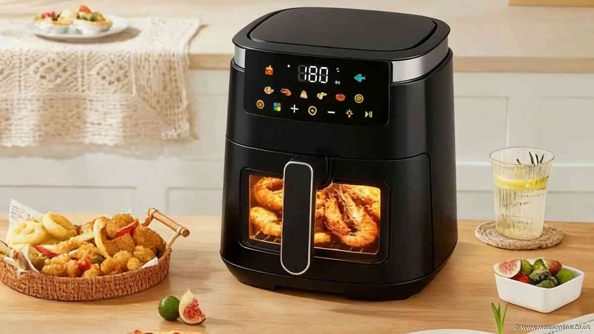 'Compact' air fryer ideal for small kitchens drops to £36 in deal stack