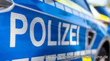Unbekannte stehlen einen Autoanhänger