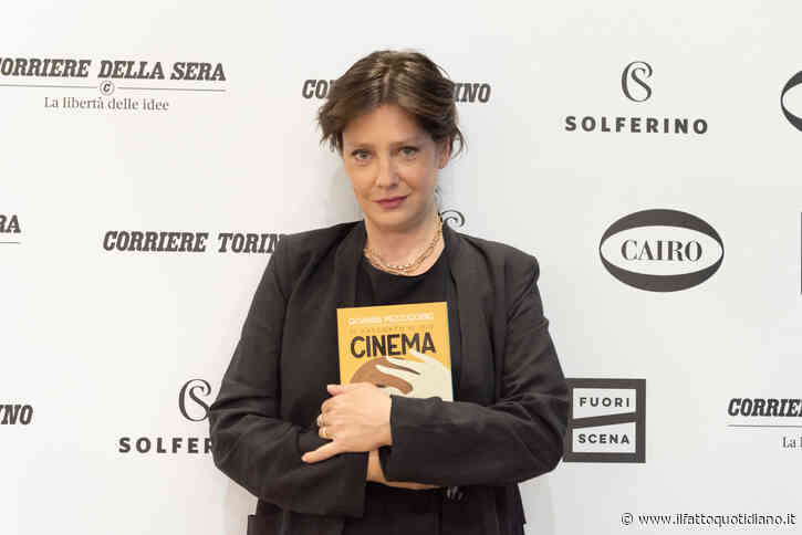 “Combatto per non rimanere attaccata al passato, mi sembra di avere vissuto 20 vite diverse. Mio padre mi diceva: ‘Non ti guardare troppo allo specchio’, non montarti la testa”: così Giovanna Mezzogiorno