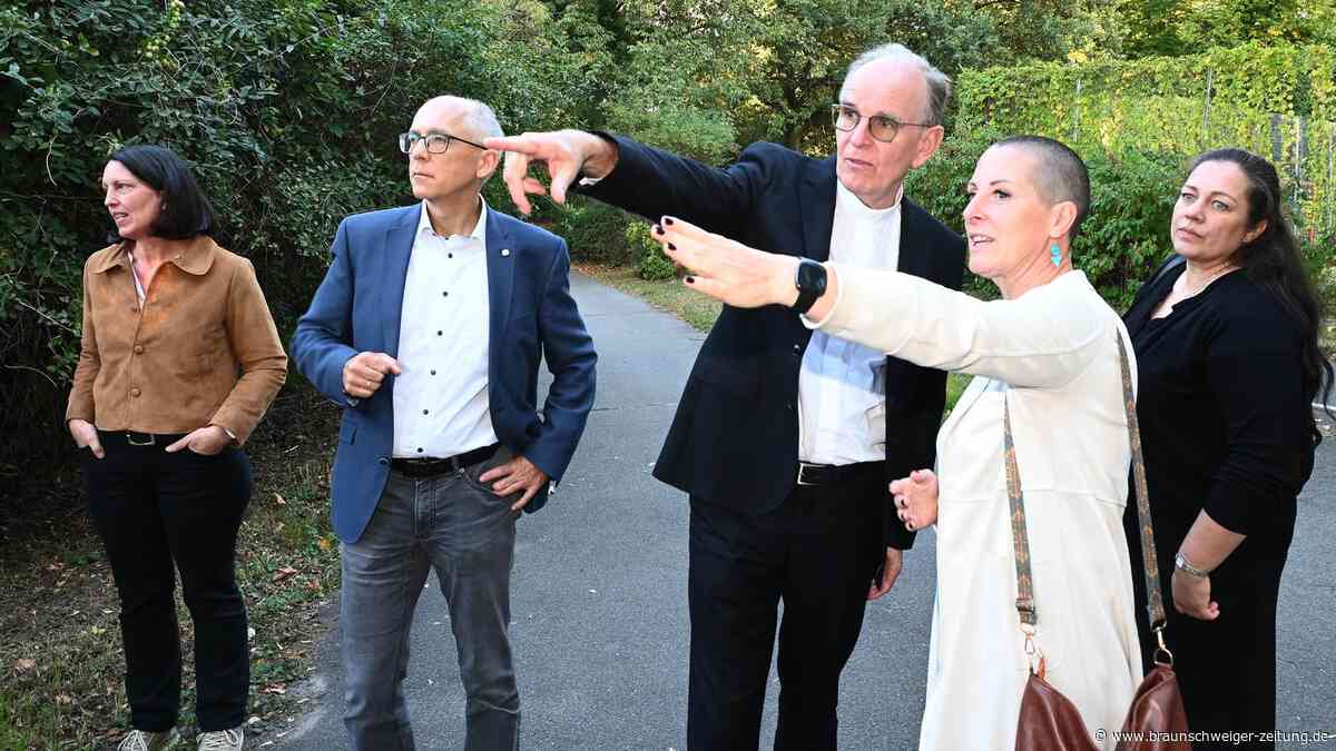 Kita-Einsturz: Was der Kirchen-Chef bei seinem Besuch an der Unglücksstelle sagt