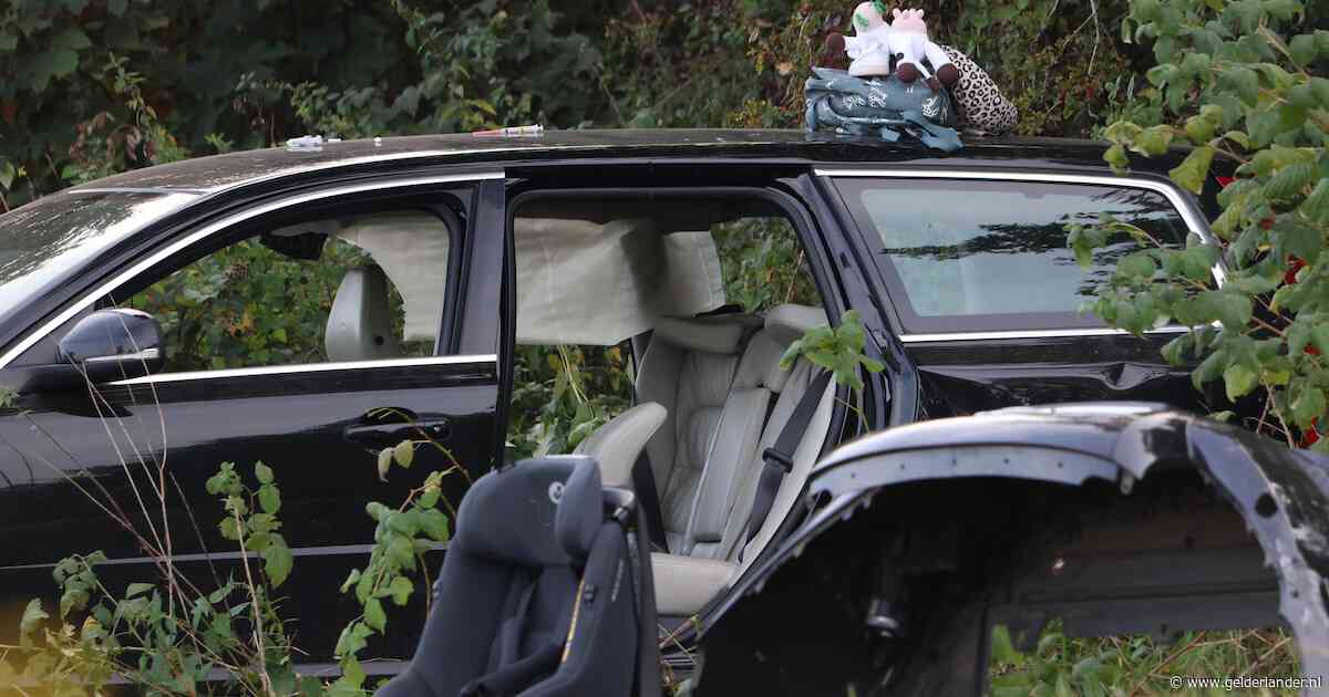 Ernstig ongeluk Wilp: in één auto zaten drie vrouwen en een kind uit Twello