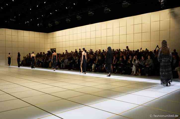 Giorgio Armani präsentiert ‘Evolution’, seine Damenkollektion für Frühjahr/Sommer 2027