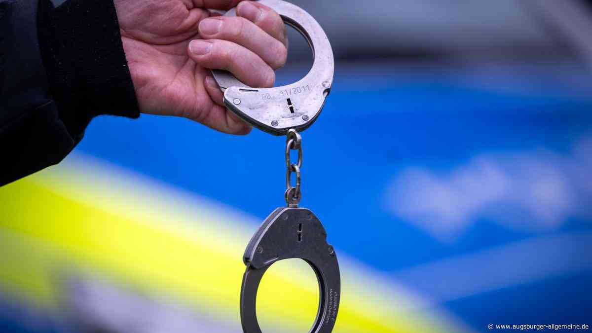 Aggressiver Ausnahmezustand: 25-Jähriger randaliert zu Hause, dann in einer Klinik
