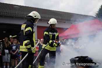 Rauch aus dem Schornstein: Feuerwehr Penig rückt mit Großaufgebot an