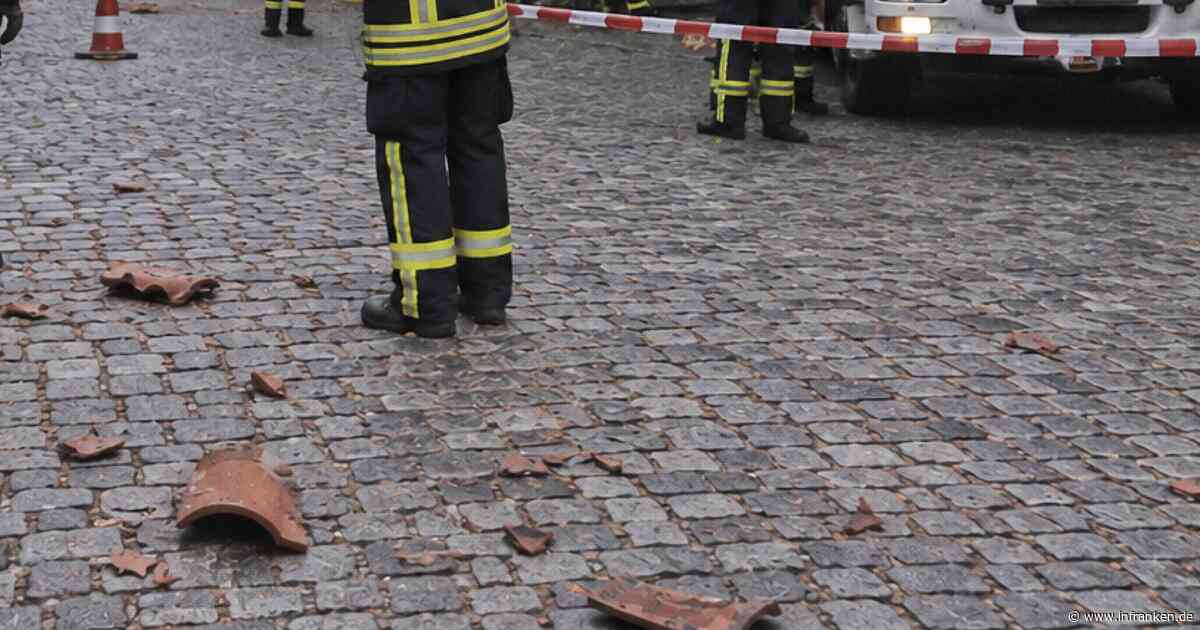 Straßensperre im Bamberger Sandgebiet zum Schutz von Passanten errichtet