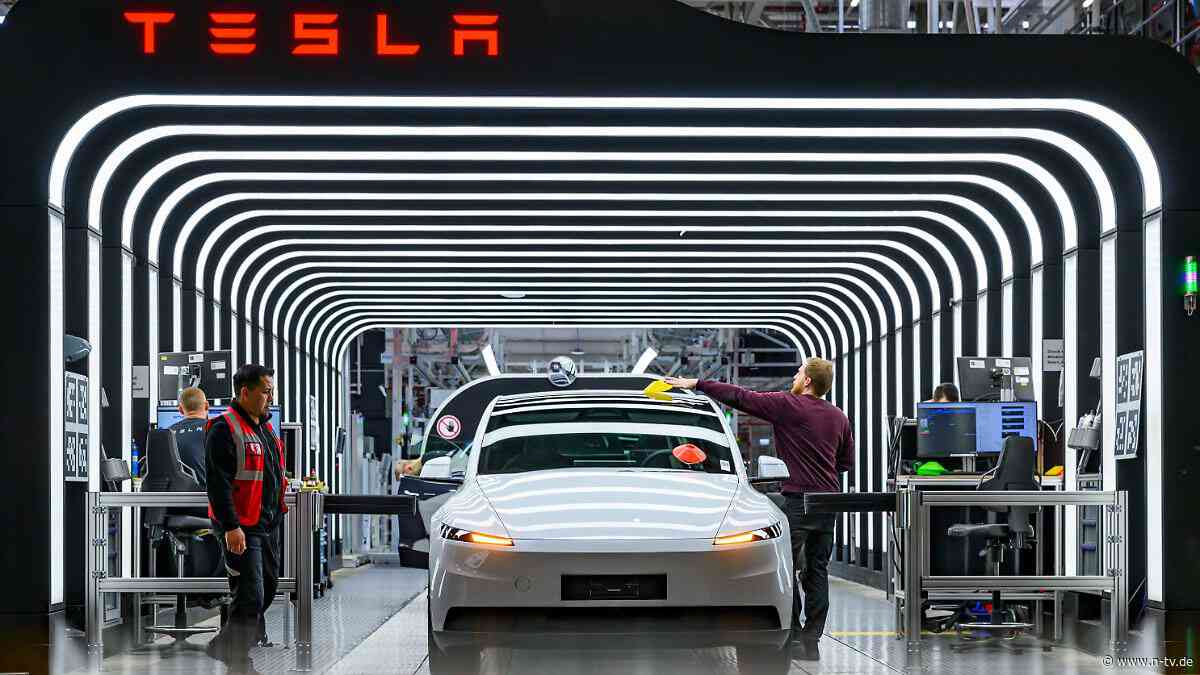 IG Metall fordert Tarifvertrag: Tesla erhöht Gehälter für Beschäftigte in Grünheide