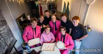 Smikkelen! Royal Pink Palace gooit kersen door de kip, Argus Farthouse eet kroket bij de hutspot